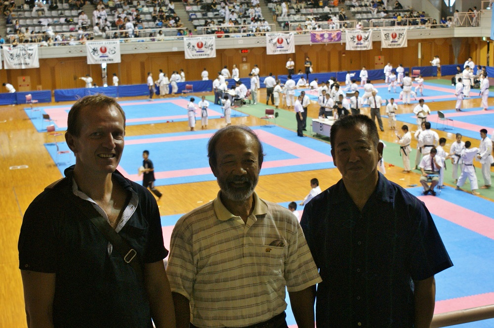 With Yoshimoto Kagemasa from Kumejima (Ryukyu Kobudo), and his Shorin-ryu Sensei. Okinawa Prefectural Budokan, June 2010.