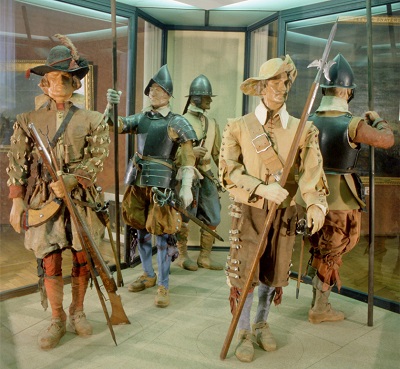 Musketeers and pikemen from the period of the Thirty Years' War (Military History Museum, Vienna)